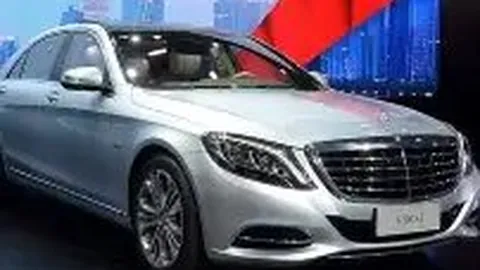 李浩菲与付伟伦街头浪漫邂逅